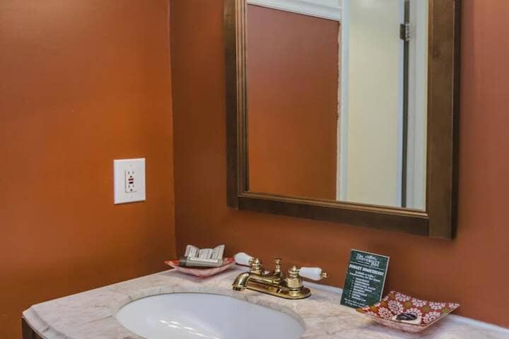 Room 18 of 29