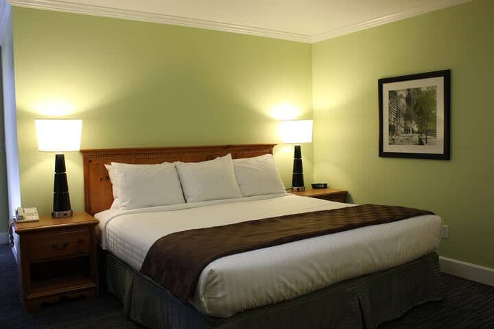 Room 9 of 29